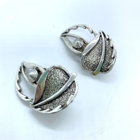 SARAH COVENTRY Windsong Silver Leaves Clip-On Earrings Vintage - Picture 7 of 7
